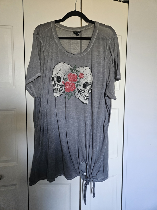torrid Tops - torrid Gray Skull & Rose Tie-Hem Tunic Top